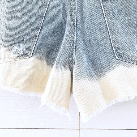 Jessica Simpson Blue Dip Dye Fray Ace Denim Shorts - Picture 8 of 8